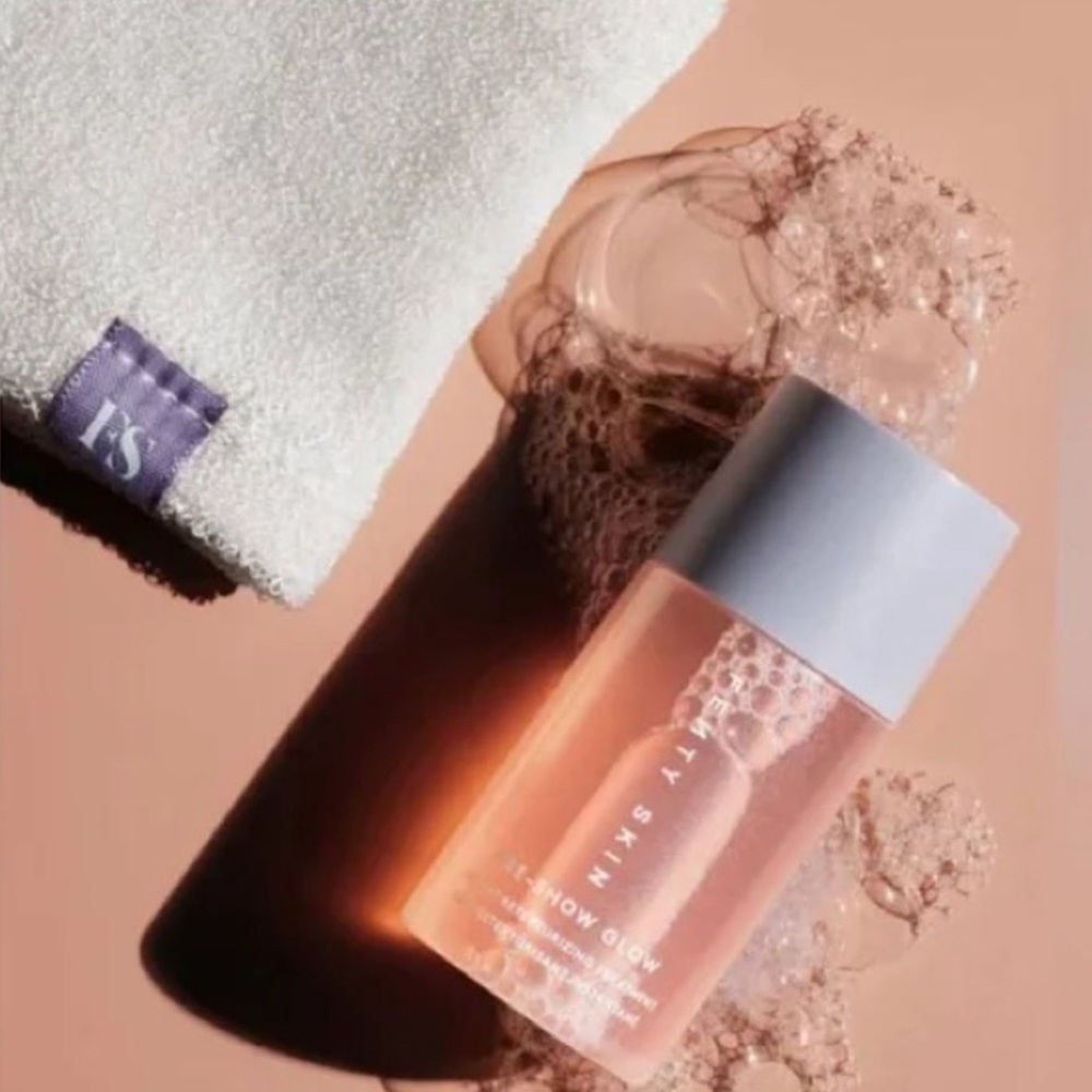 FENTY SKIN Pre-Show Glow Instant Retexturizing Treatment and Applicator - Picture 7 of 8